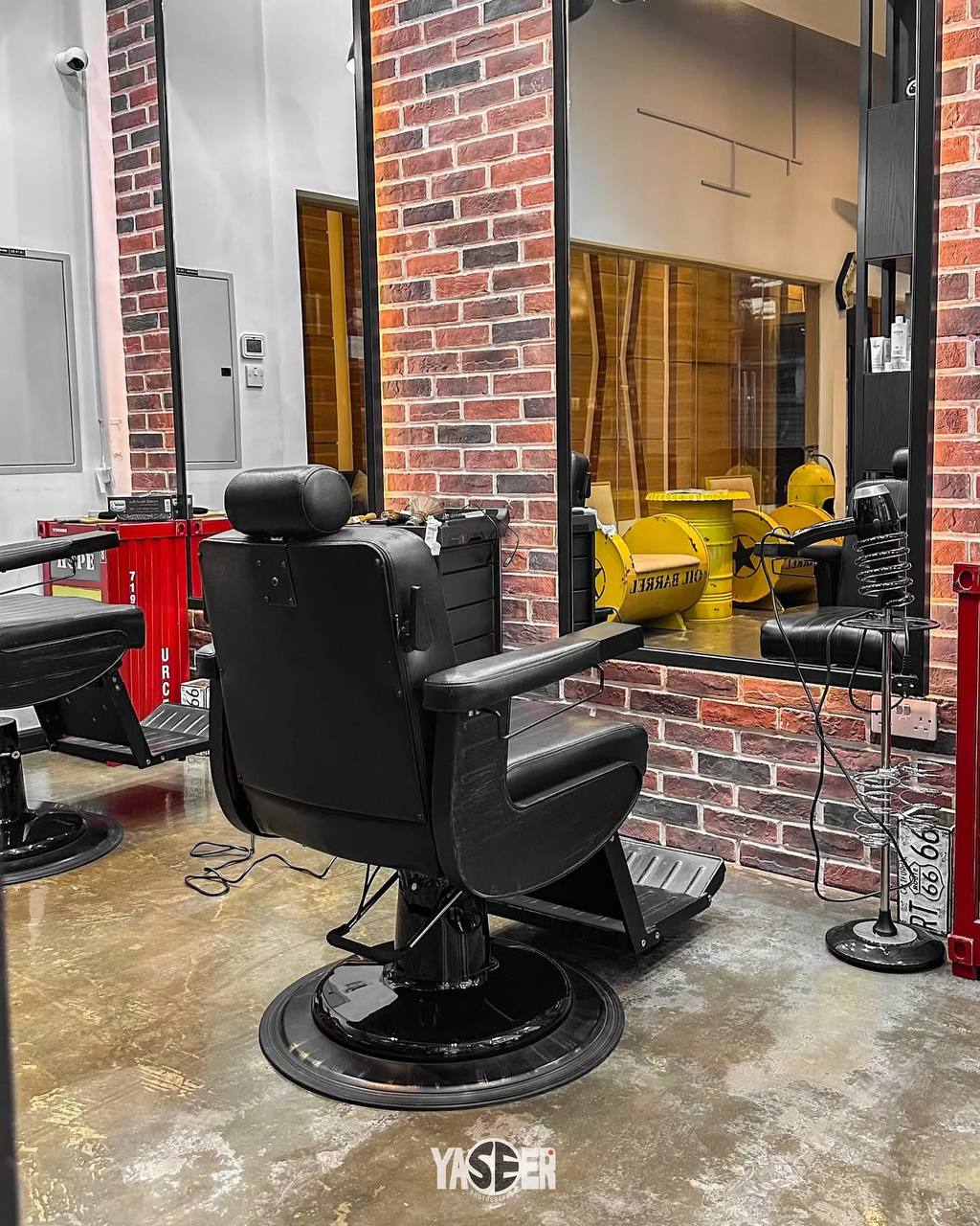 Legends Cut Gents Salon Storefront